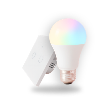 Un interrupteur blanc wifi et une ampoule multicolor wifi
