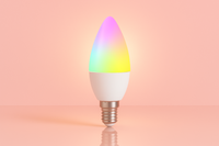 ampoule e14 multicolor wifi sur fond rose