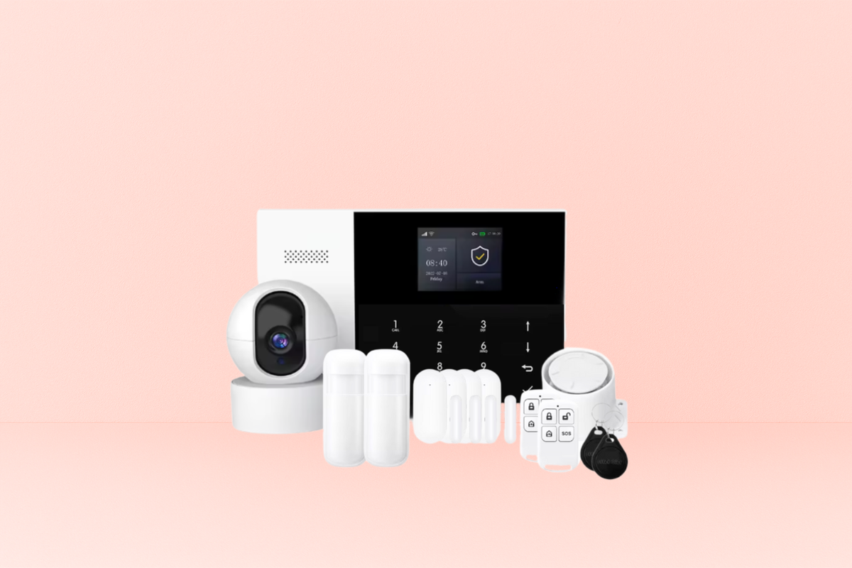 Kit alarme sur fond rose